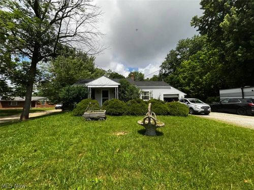 3930 Stow Rd, Stow, OH, 44224-2604 | Card Image
