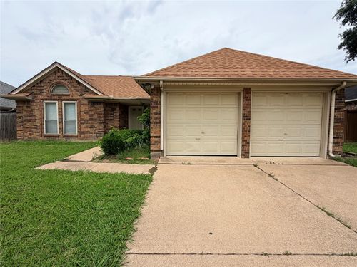 4806 Shadyway Dr, Arlington, TX, 76018-1272 | Card Image