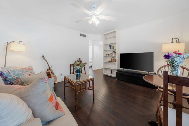 APT-109 - 2408 Longview St, Condo with 2 bedrooms, 1 bathrooms and null parking in Austin TX | Image 4