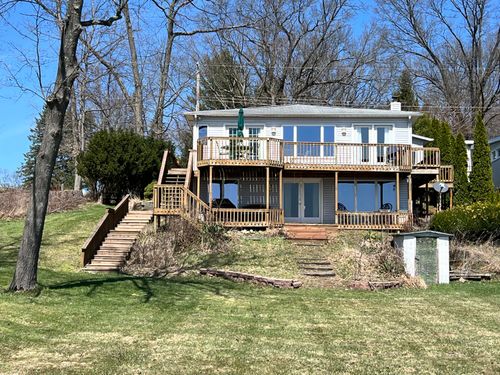4923 Lakefront Dr, Delton, MI, 49046-9311 | Card Image