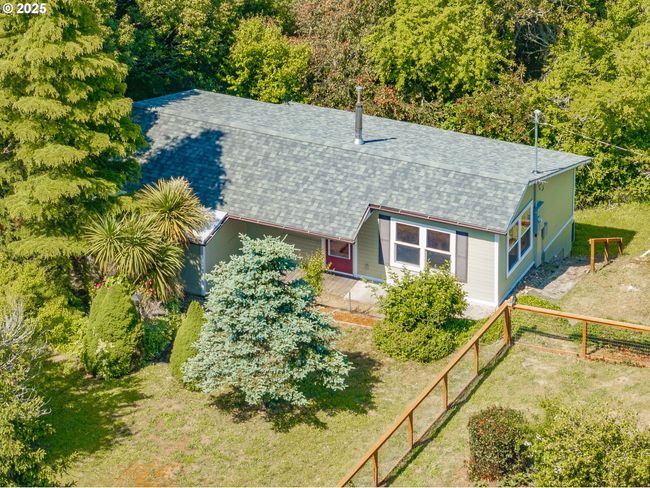 512 4 Th St, House other with 3 bedrooms, 2 bathrooms and null parking in Myrtle Point OR | Image 10