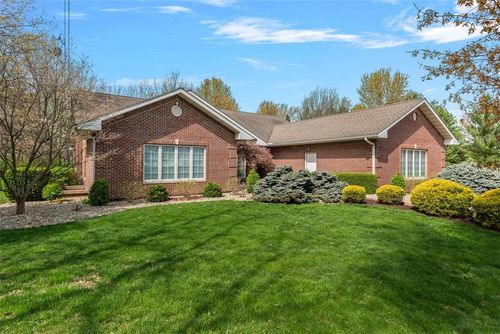 324 Beechwood Dr, Taylorville, IL, 62568-9600 | Card Image