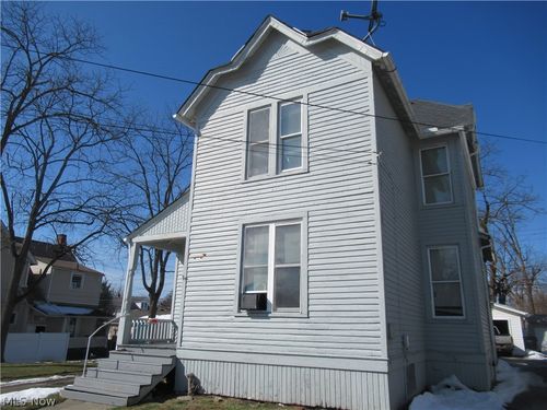 67 Woodrow Ave, Bedford, OH, 44146-3662 | Card Image