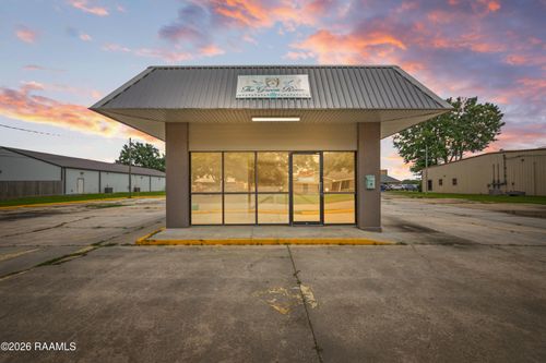 506 Vicnaire St, New Iberia, LA, 70563-2006 | Card Image