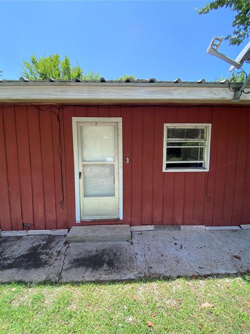 3-2018 Avenue L 1/2, Huntsville, TX, 77340-5165 | Card Image