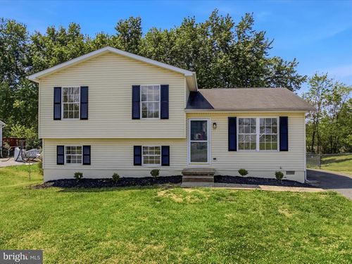 17 Midnoon Dr, MARTINSBURG, WV, 25404-3881 | Card Image