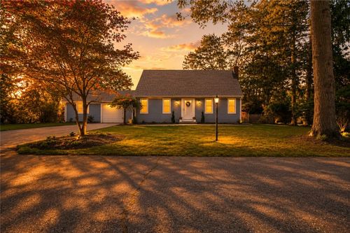 5 Indigo Rd, Barrington, RI, 02806-3917 | Card Image