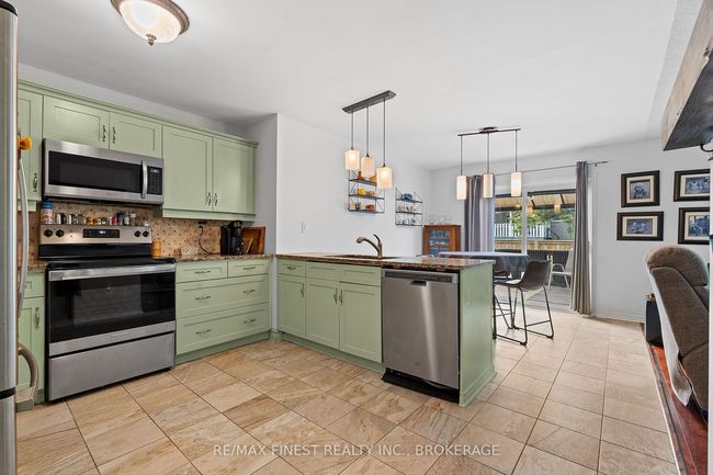 86 Kidd Dr, House other with 4 bedrooms, 3 bathrooms and 4 parking in Amherstview ON | Image 11