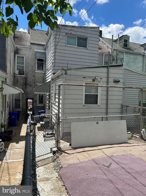 345 Miller St, READING, PA, 19602-2123 | Card Image