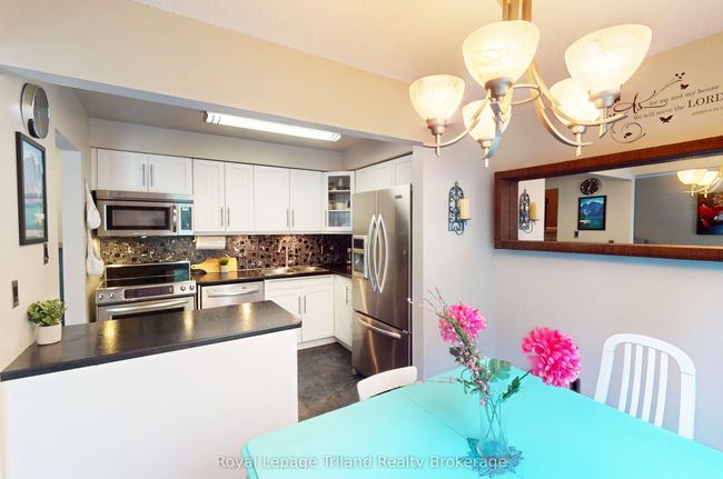 4 - 179 Ferguson Dr, Condo with 3 bedrooms, 2 bathrooms and 1 parking in Woodstock ON | Image 4