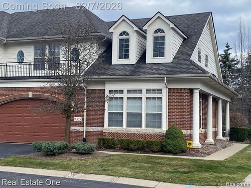 7305 Gateway Dr, West Bloomfield, MI, 48322-3698 | Card Image