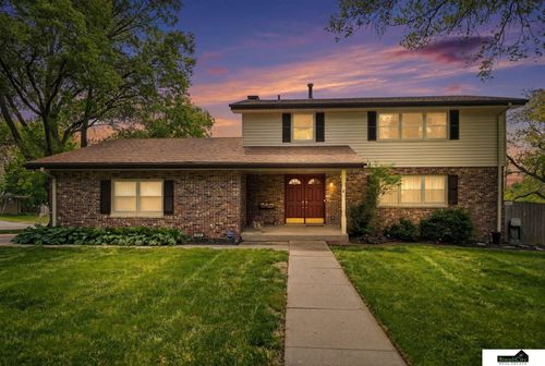3121 Loveland Dr, Lincoln, NE, 68502-5934 | Card Image