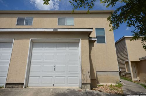 8034 Maverick Climb, San Antonio, TX, 78250-6028 | Card Image