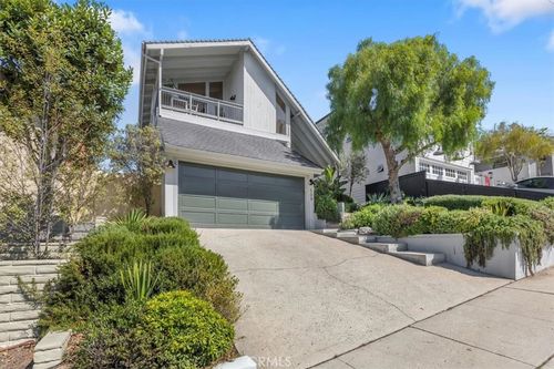 509 17th St, Manhattan Beach, CA, 90266-4806 | Card Image