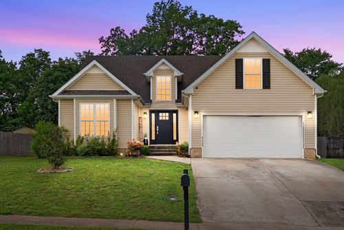 1052 Freedom Dr, Clarksville, TN, 37042-7085 | Card Image