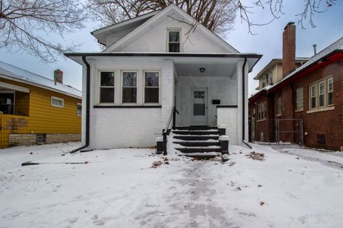 678 Douglas Avenue, Calumet City, IL, 60409 | Card Image