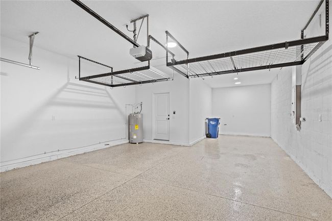 HUGE GARAGE | Image 4