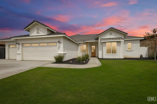 8810 Casella St, Bakersfield, CA, 93314-8596 | Card Image