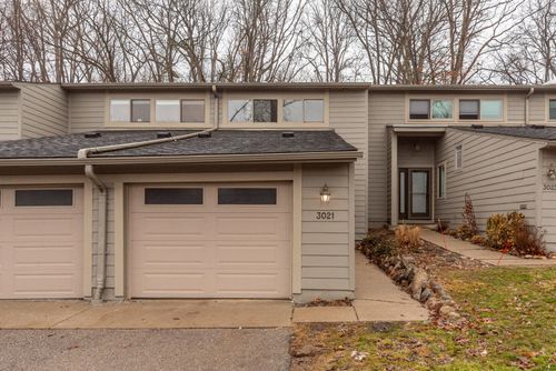 3021 Lake Haven Dr, Ann Arbor, MI, 48105-2501 | Card Image