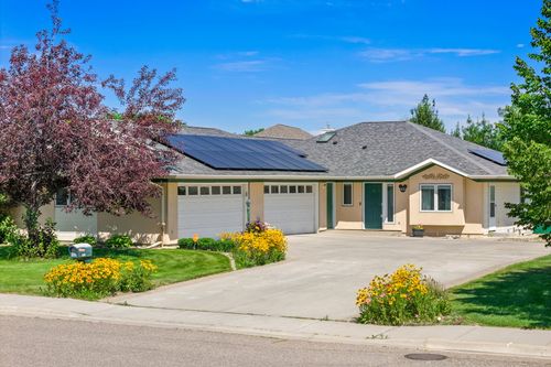 1405 41st St S, Great Falls, MT, 59405-5592 | Card Image
