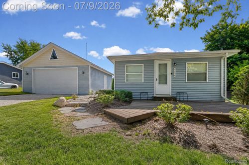 4694 Lakeborn Dr, White Lake, MI, 48383-1542 | Card Image