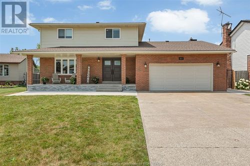 211 Wedgewood Lane, Tecumseh, ON, N8N4J4 | Card Image
