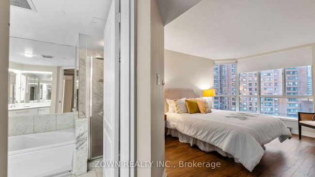 711 - 38 Elm St, Condo with 2 bedrooms, 2 bathrooms and null parking in Toronto ON | Image 27