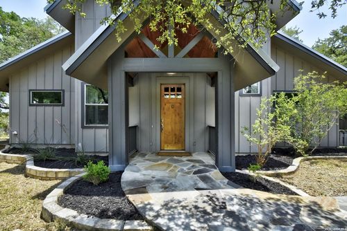 134 Narrows Rd, Blanco, TX, 78606-4898 | Card Image
