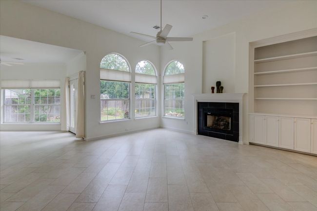 Open, airy and lots of natural light | Image 5
