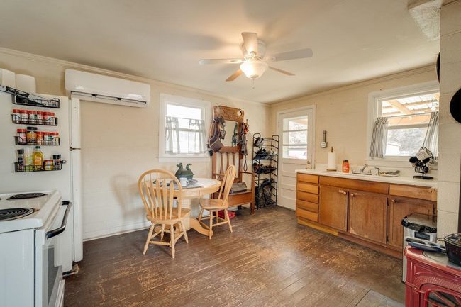 2077 Deerfield Valley Rd, House other with 2 bedrooms, 1 bathrooms and null parking in WEST AUGUSTA VA | Image 5