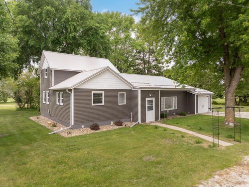 716 E 13th St, Sumner, IA, 50674-9722 | Card Image