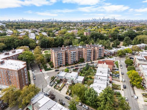 f-67 Thornton Pl, Forest Hills, NY, 11375-4171 | Card Image