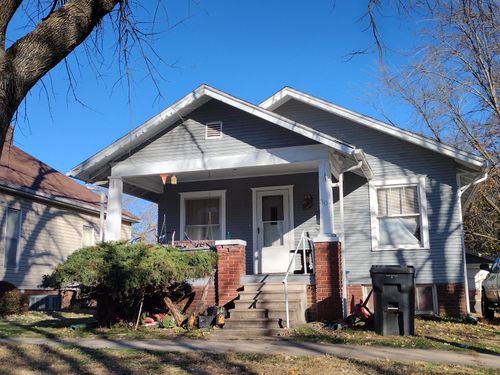 307 E Lee St, MOBERLY, MO, 65270-2133 | Card Image
