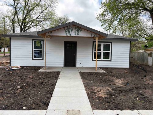 623 E 8th St, Newton, KS, 67114 | Card Image