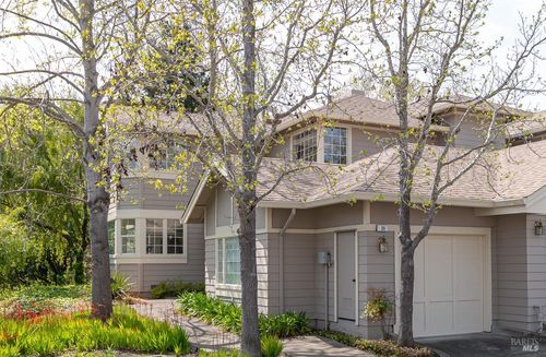 39 Little Creek Ln, Novato, CA, 94945-1462 | Card Image