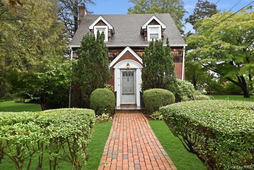 47 Broadfield Road, Hempstead, NY, 11550 | Card Image