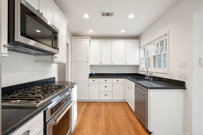 3210 Bryker Dr, House other with 4 bedrooms, 3 bathrooms and 4 parking in Austin TX | Image 15