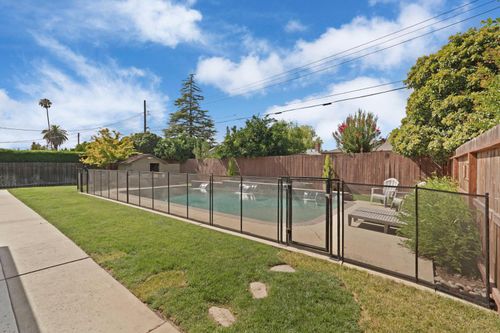935 Daisy Ave, Lodi, CA, 95242-2302 | Card Image