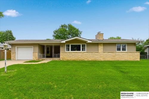 8209 S 40th St, Bellevue, NE, 68147-1877 | Card Image
