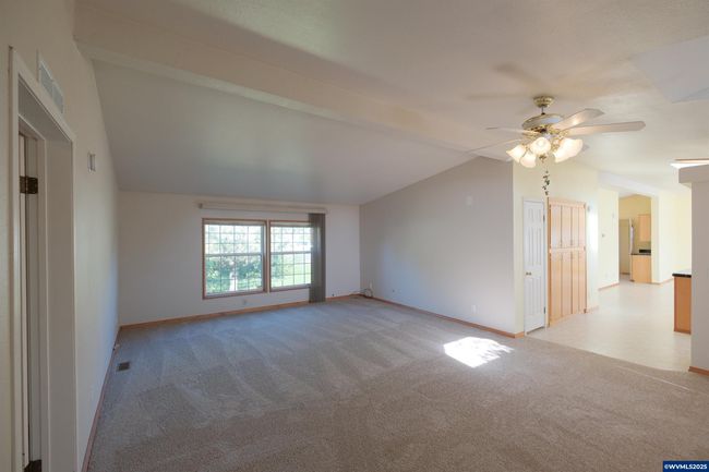 1510 Lafayette St Se, House other with 3 bedrooms, 2 bathrooms and null parking in Albany OR | Image 4