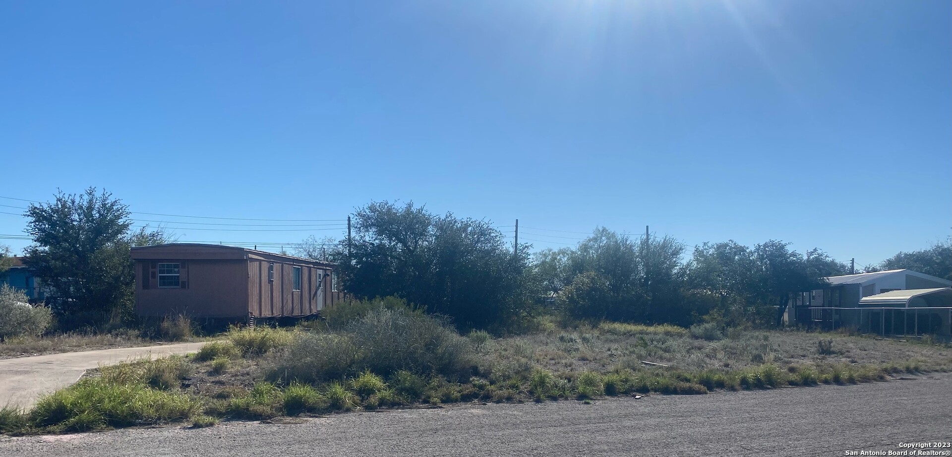 236 Floyd Ave, For Sale in Del Rio Zoocasa