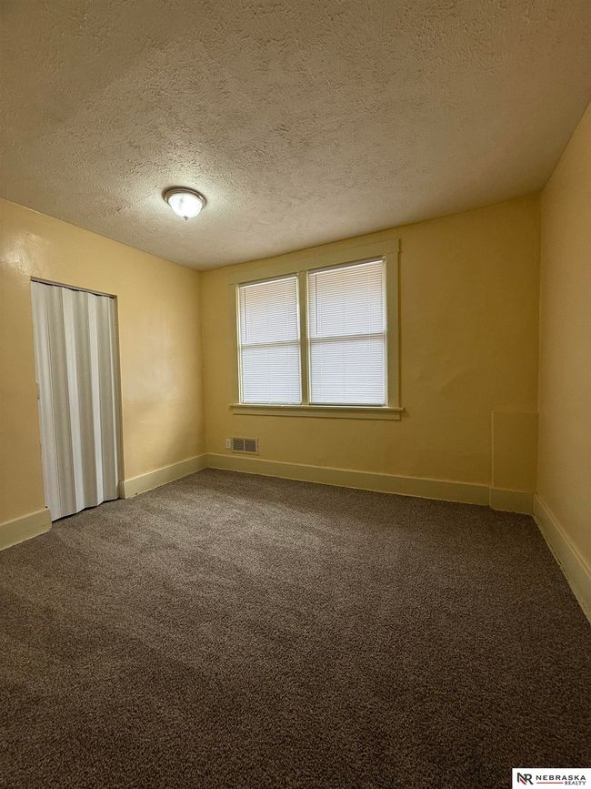 5906 N 34 Th St, House other with 3 bedrooms, 2 bathrooms and null parking in Omaha NE | Image 18