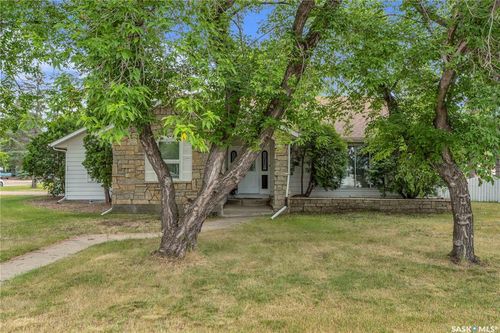 1092 111th St, North Battleford, SK, S9A3S9 | Card Image
