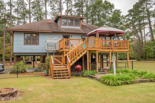 17 Fairwind Dr, Chocowinity, NC, 27817-9649 | Card Image