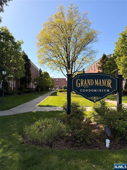 241 Johnson Ave, Hackensack, NJ, 07601-5140 | Card Image