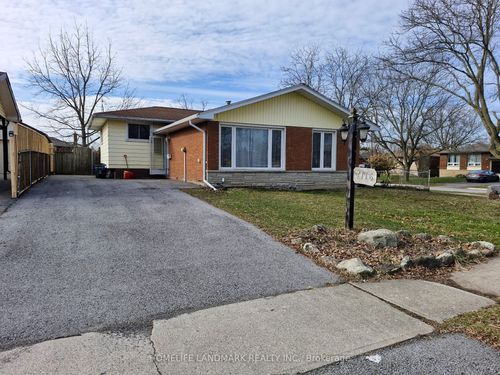7116 Centennial St, Niagara Falls, ON, L2G2Z1 | Card Image
