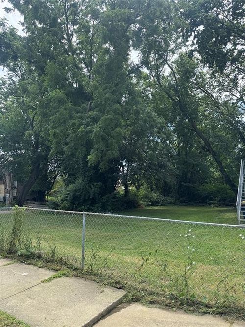1217 W 21 Street, Kansas City, MO, 64108 | Card Image