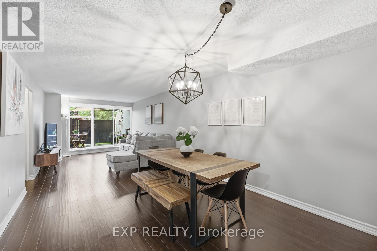 Residential in Toronto (Islington-City Centre West)