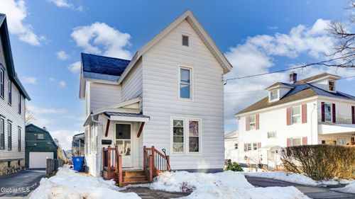 4 Oak St, Johnstown, NY, 12095-2016 | Card Image