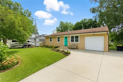 5105 Ne 58th St, Kansas City, MO, 64119-2447 | Card Image